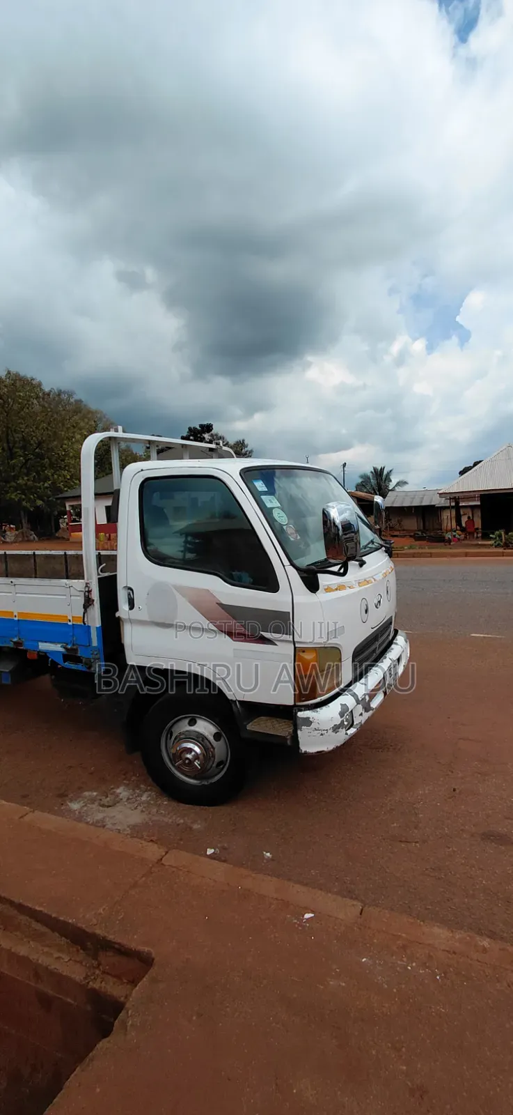 Hyundai 2022 White