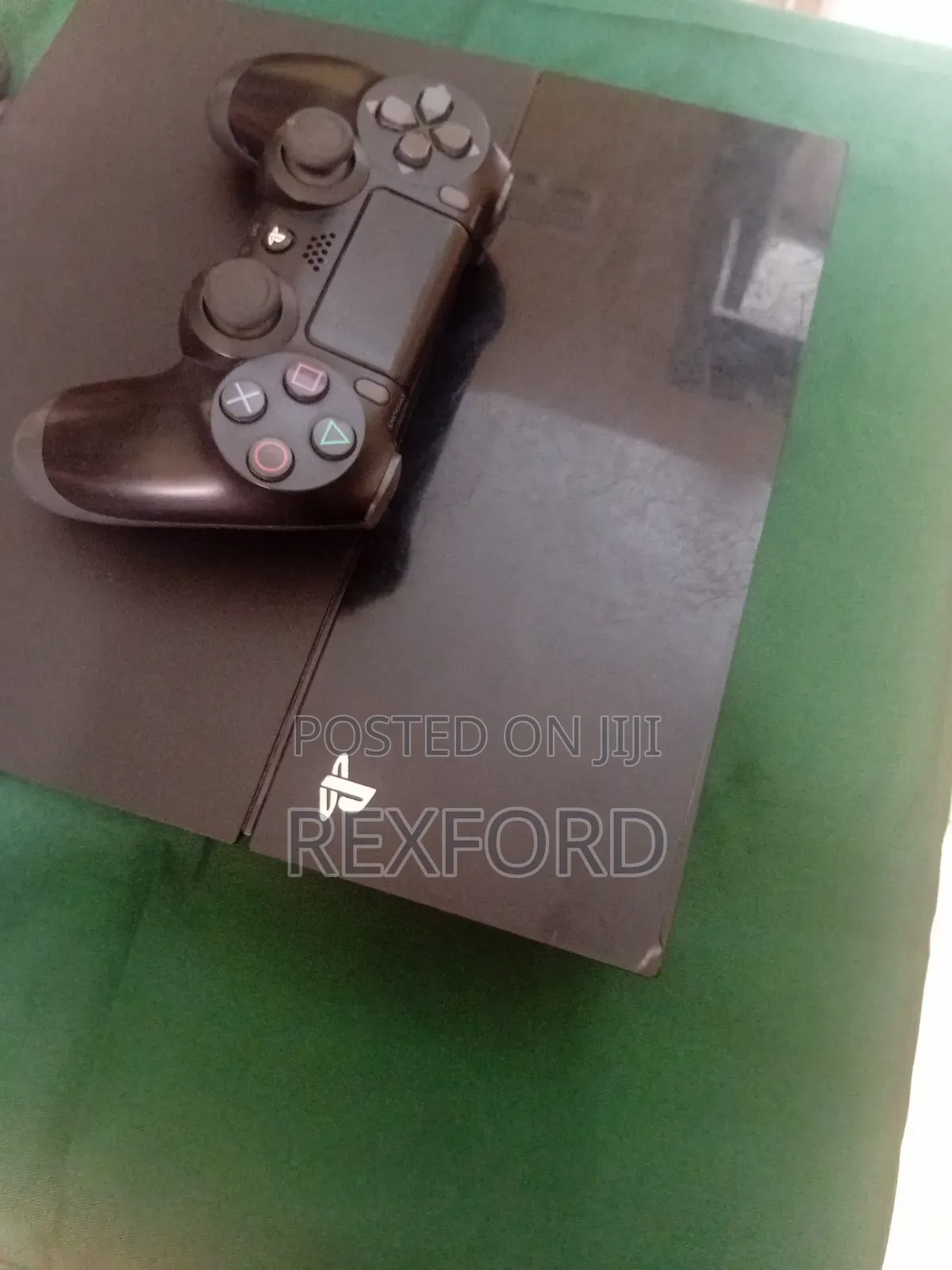 Playstation 4 (Standard)