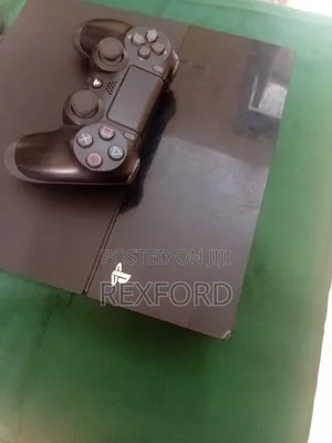Playstation 4 (Standard)