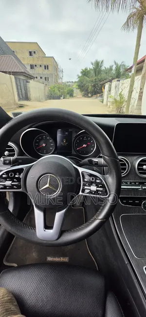 Mercedes-Benz C300 2020 Black