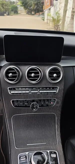 Mercedes-Benz C300 2020 Black