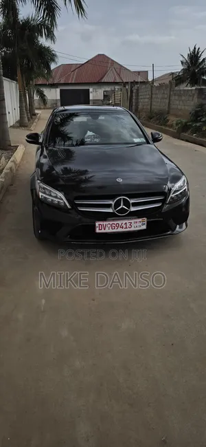 Mercedes-Benz C300 2020 Black