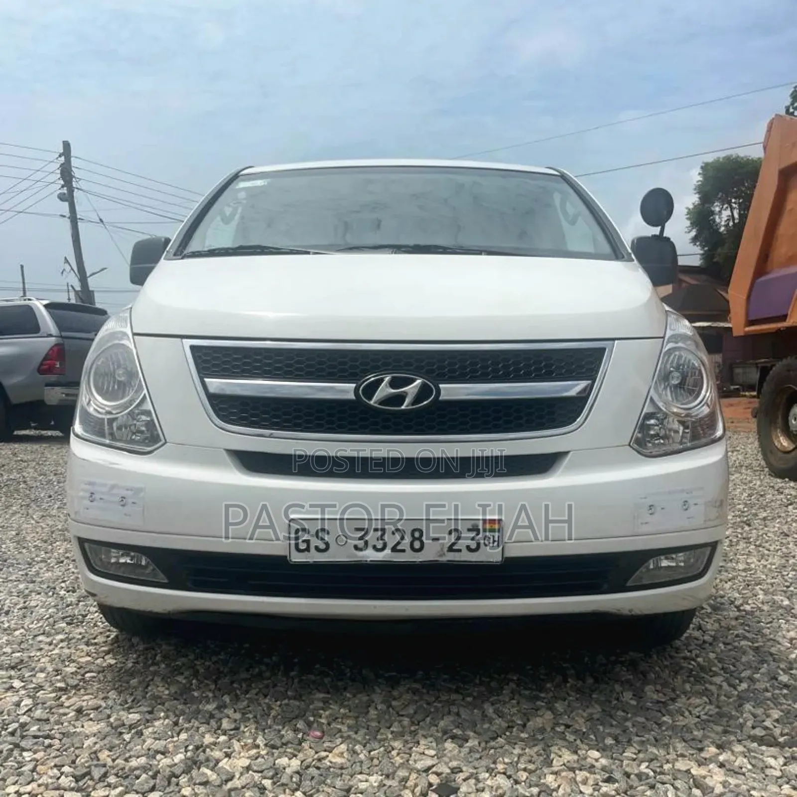 Hyundai Satellite 2011 White