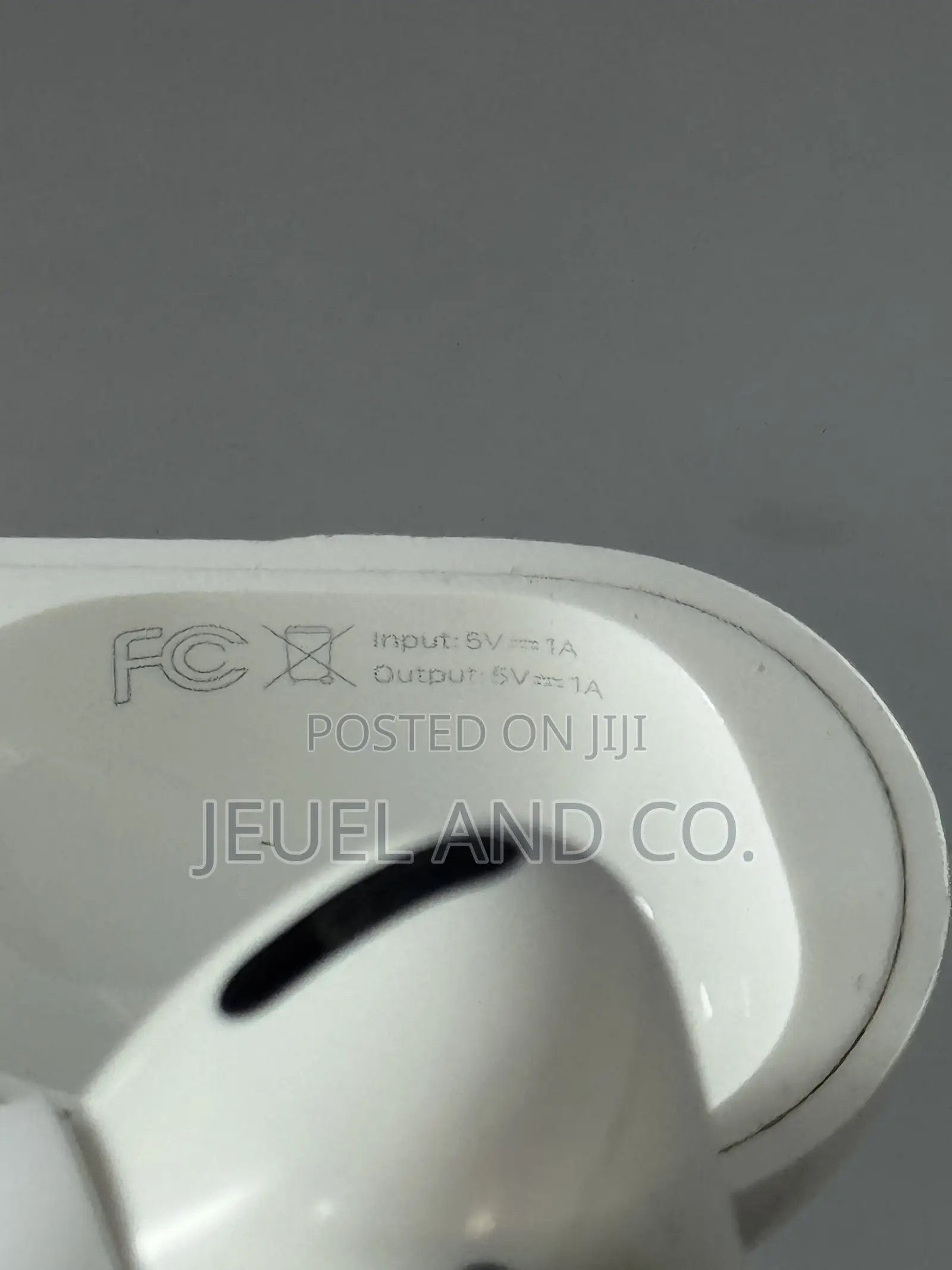 Original Apple Airpods Pro 1st Generation( Read Description)