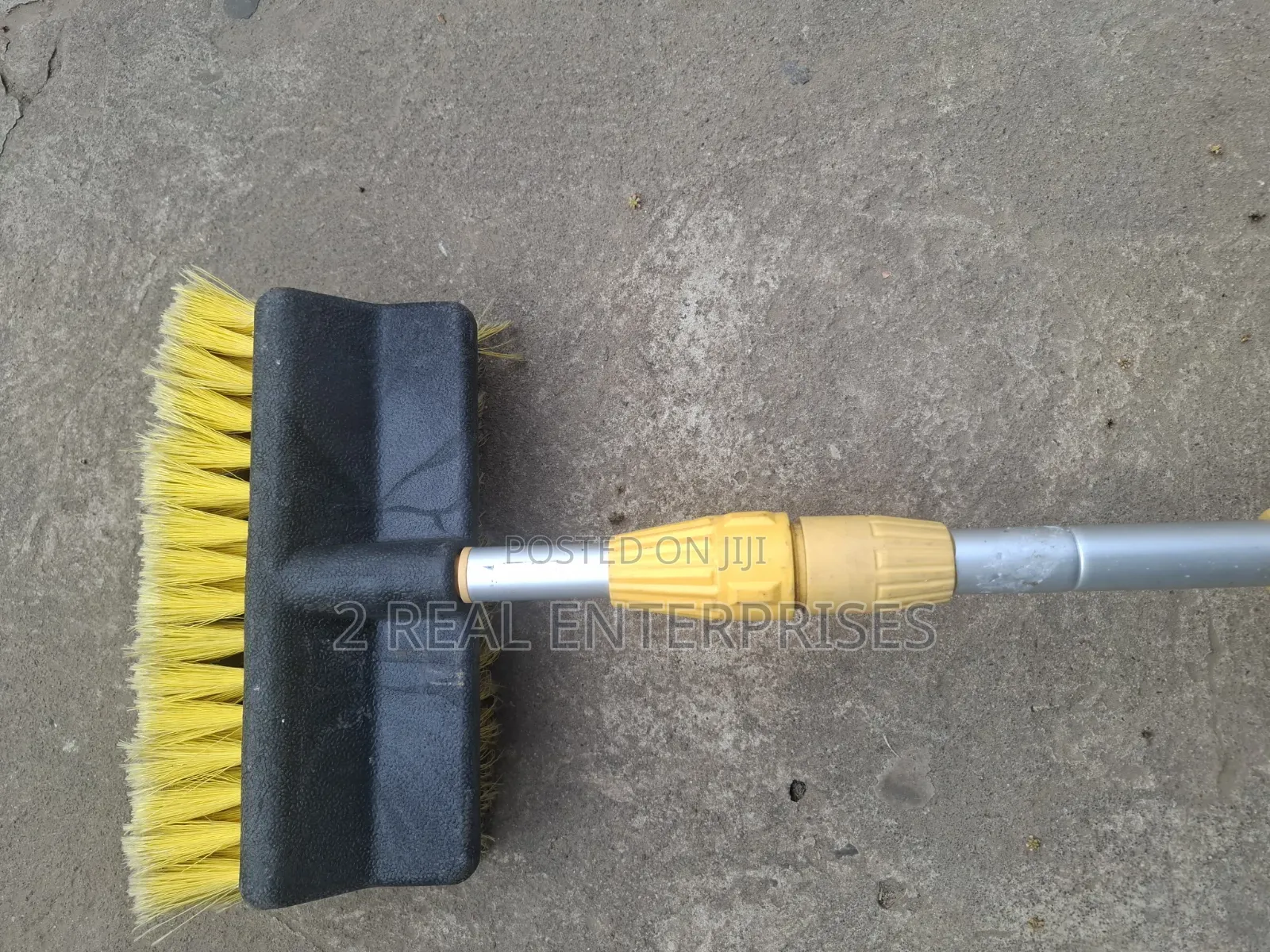 3-Meter (10ft) Tri-Section Telescopic Water-Fed Wash Brush