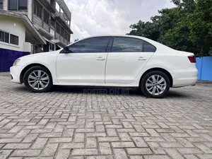 Volkswagen Jetta 2.0 S Automatic 2012 White