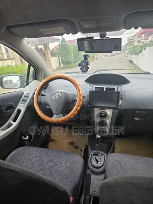 Toyota Vitz 1.0 FWD 5dr 2007 Silver
