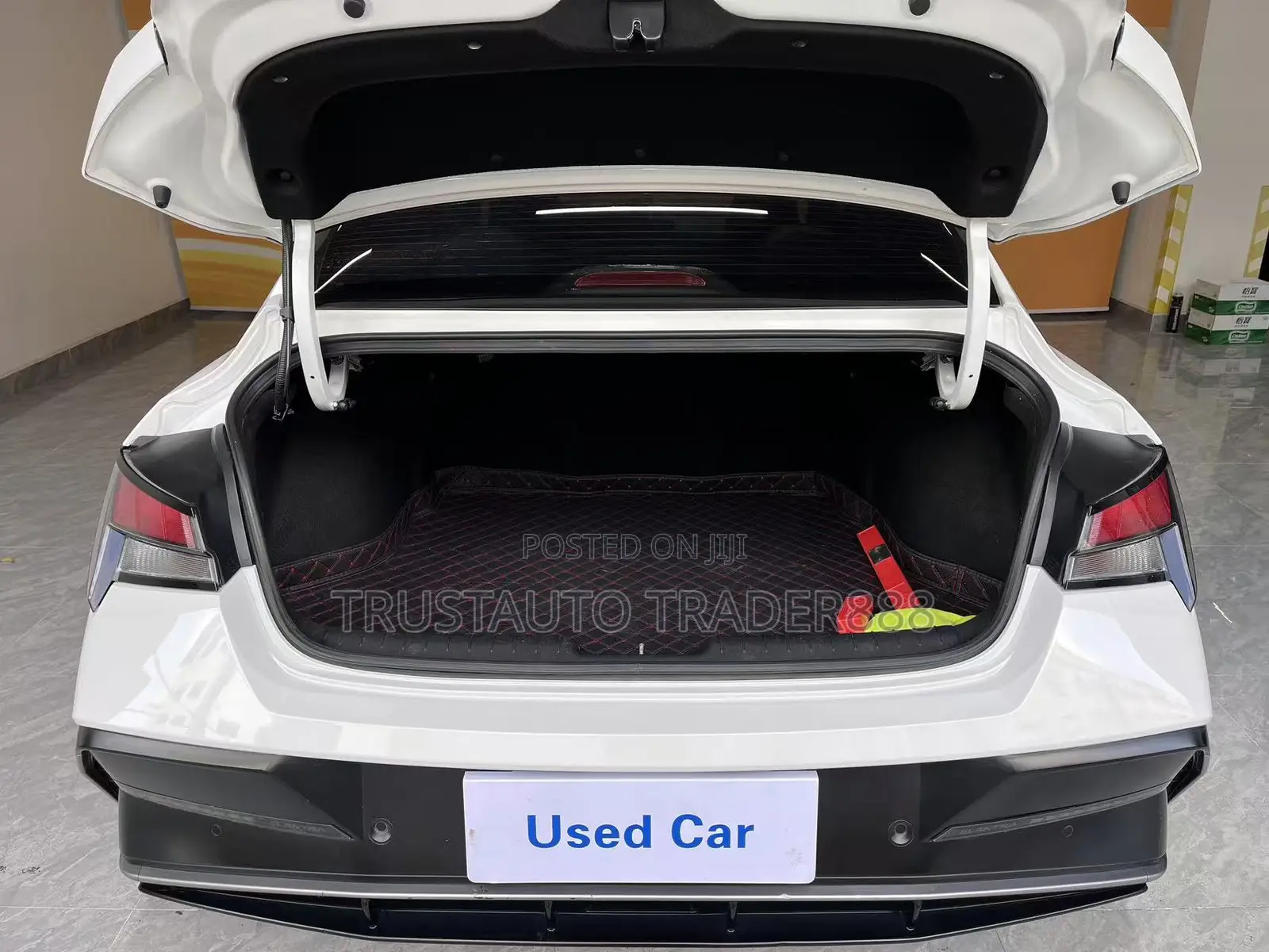 Hyundai Elantra 2024 White