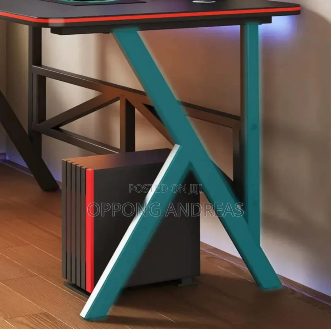 Gaming Table – Ergonomic Gaming Desk With Carbon Fiber Finish