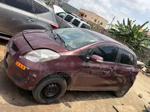 Toyota Vitz 1.0 FWD 3dr 2010 Brown