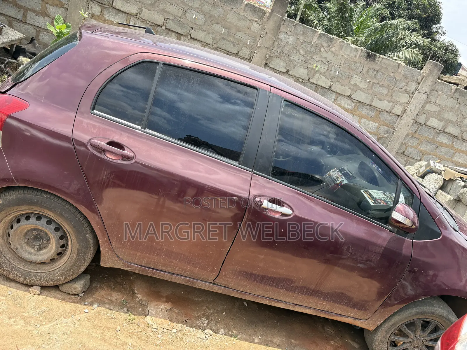 Toyota Vitz 1.0 FWD 3dr 2010 Brown