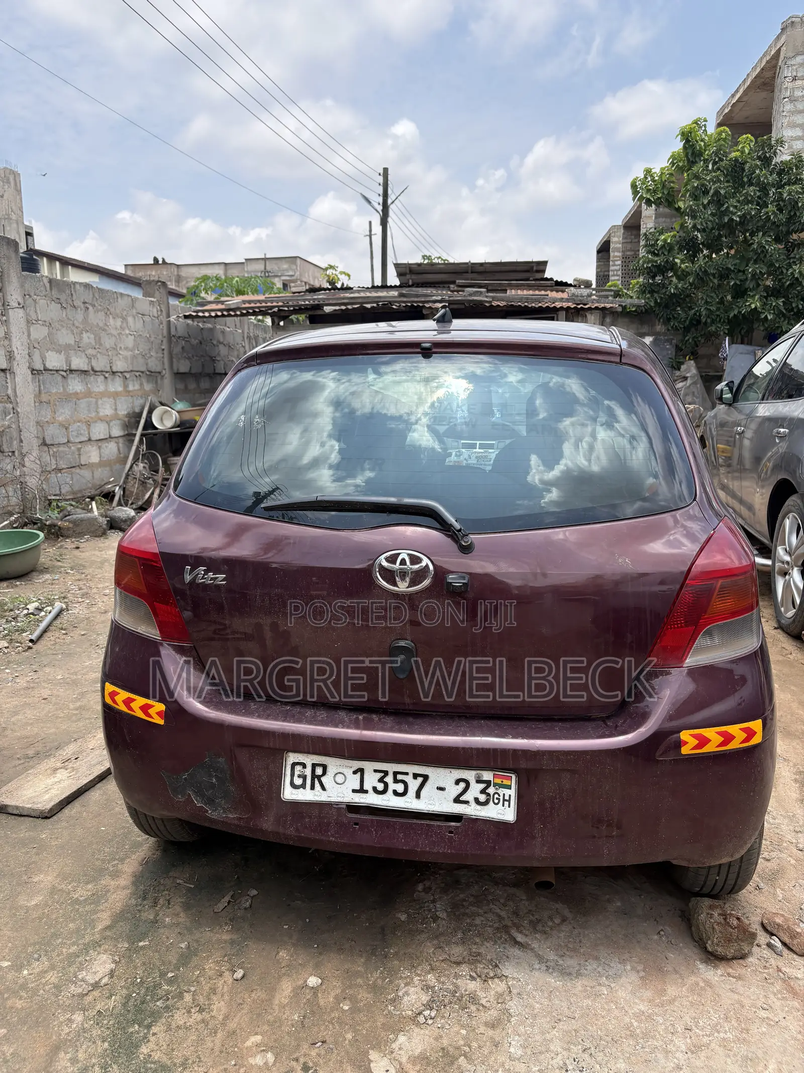 Toyota Vitz 1.0 FWD 3dr 2010 Brown