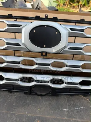 Toyota Tundra 2022 Grille Silver.