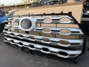 Toyota Tundra 2022 Grille Silver.