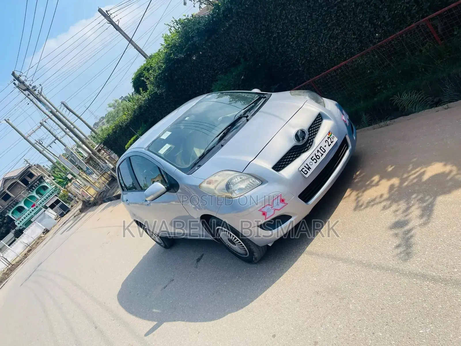 Toyota Vitz 2010 Silver
