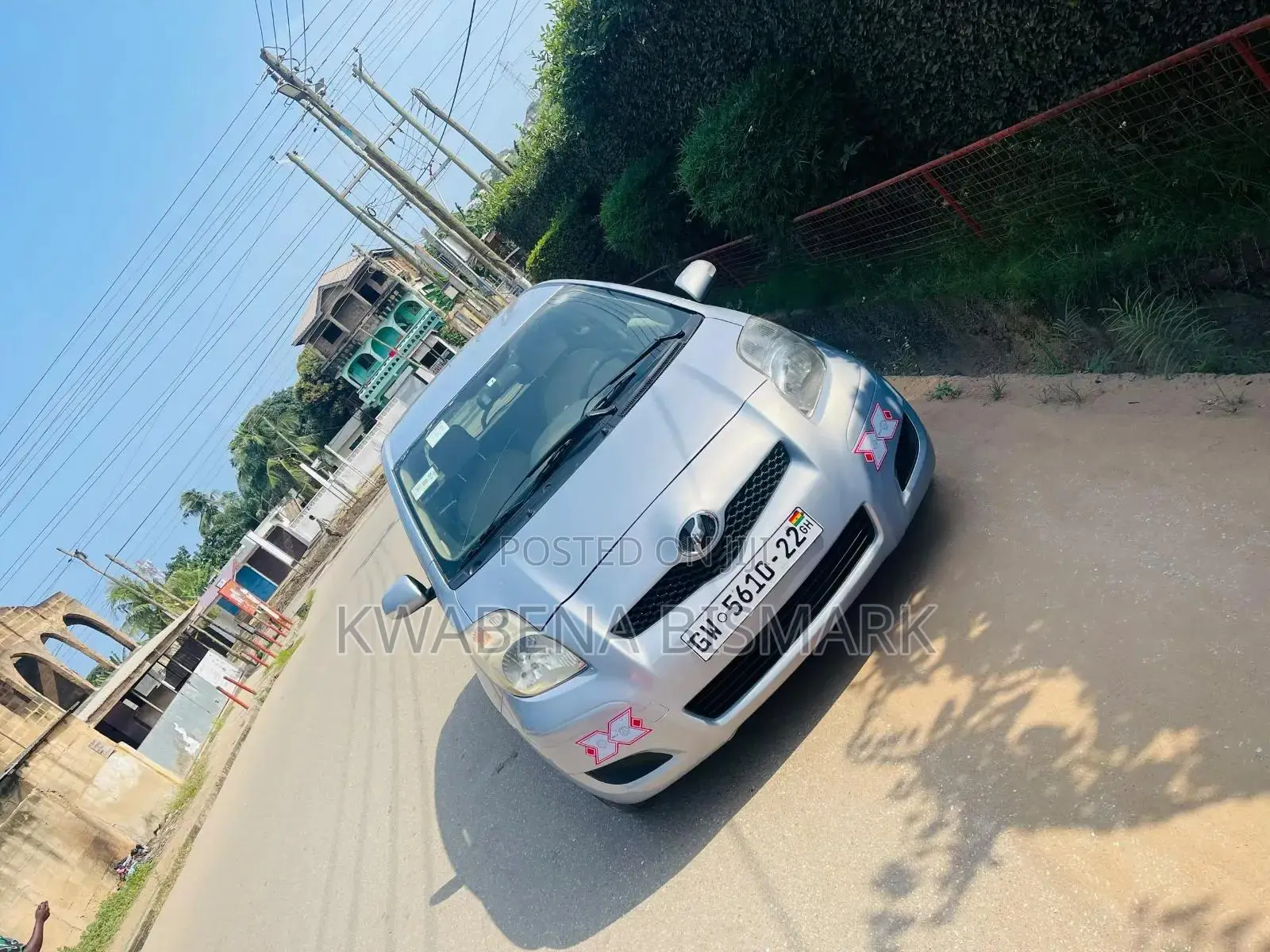 Toyota Vitz 2010 Silver