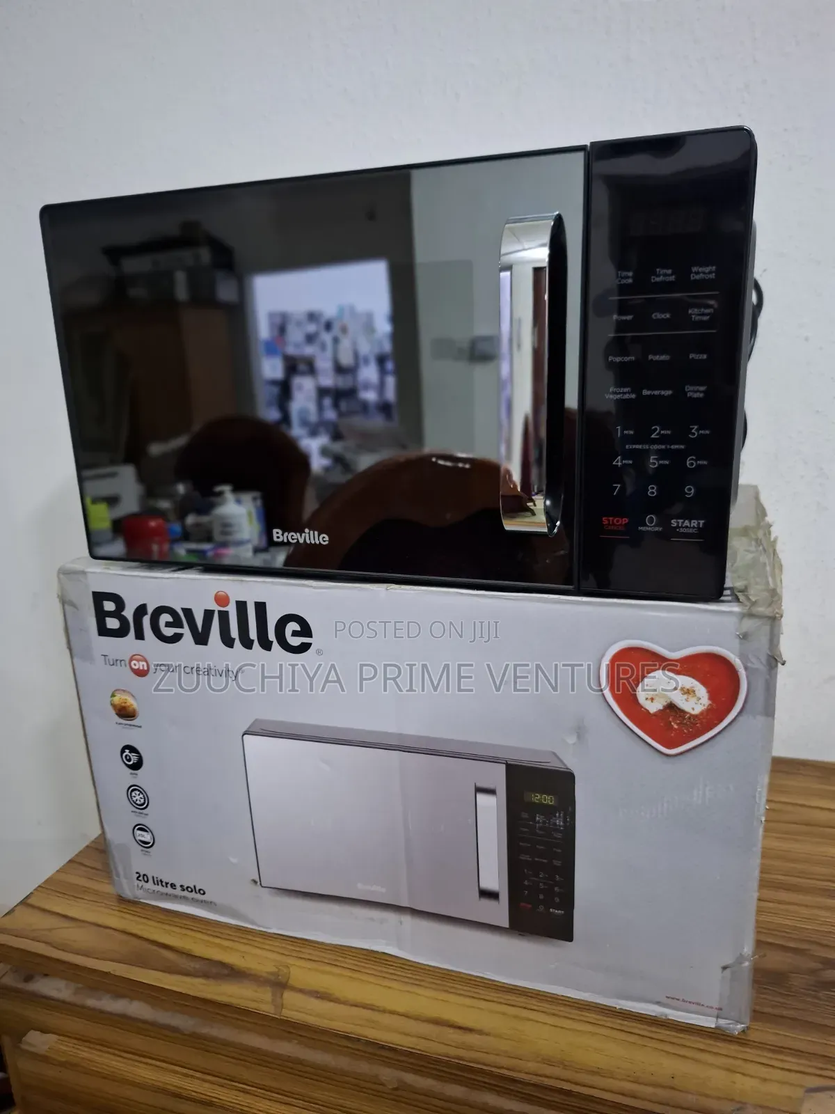 20.L Breville EM820C2MT Digital Microwave From UK 