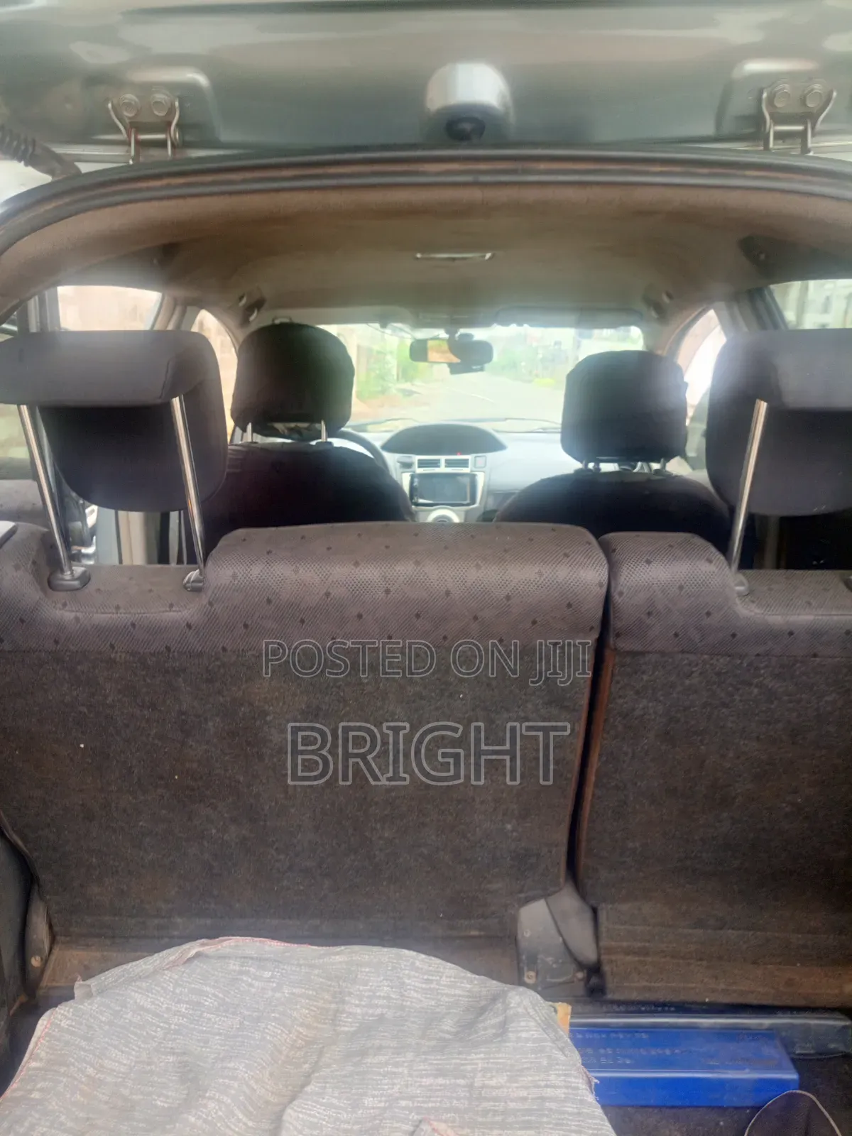 Toyota Vitz 1.5 FWD 3dr 2010 Gray