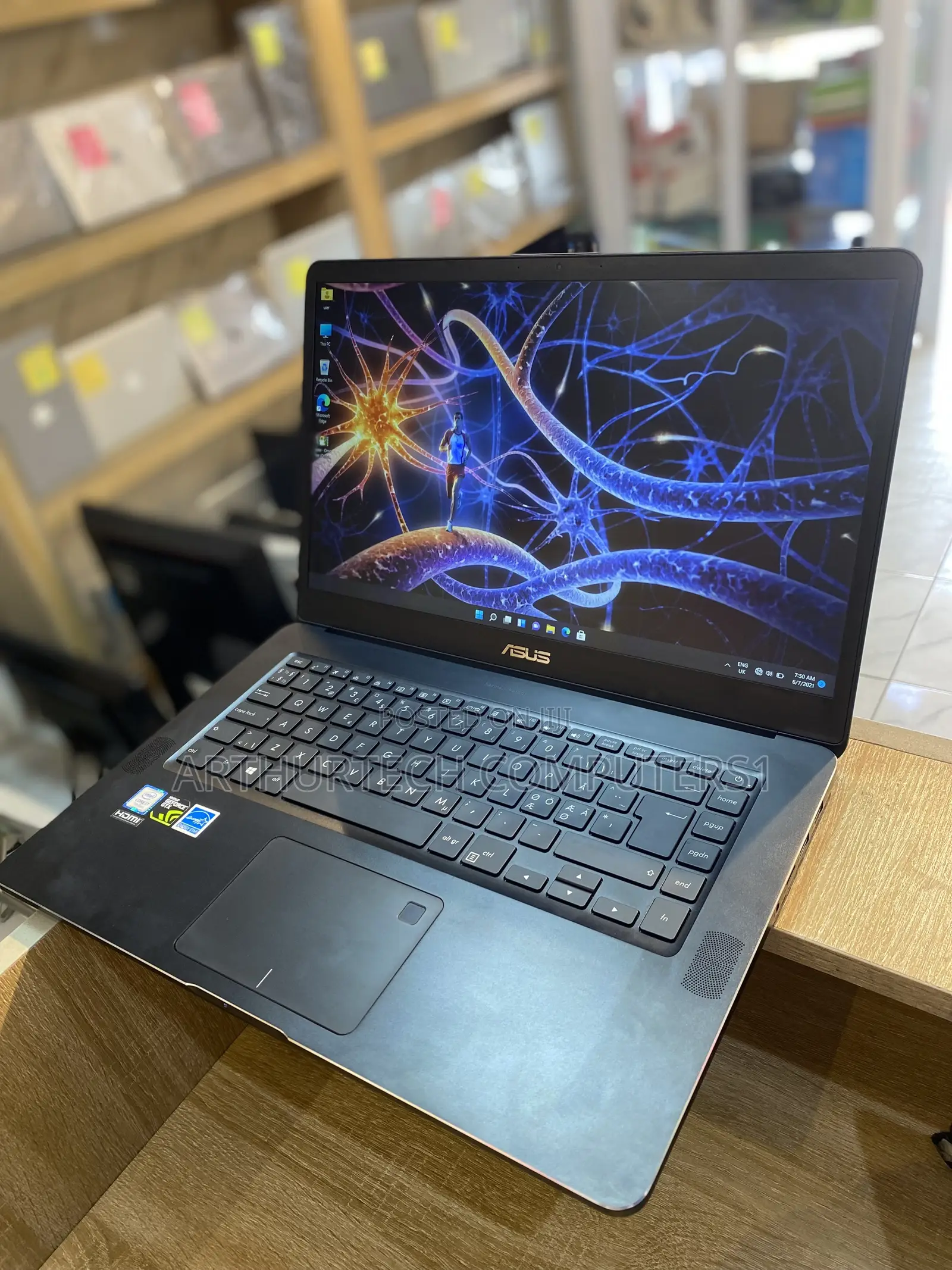 Laptop Asus ZenBook Pro UX550VE 16GB Intel Core i7 SSD 256GB