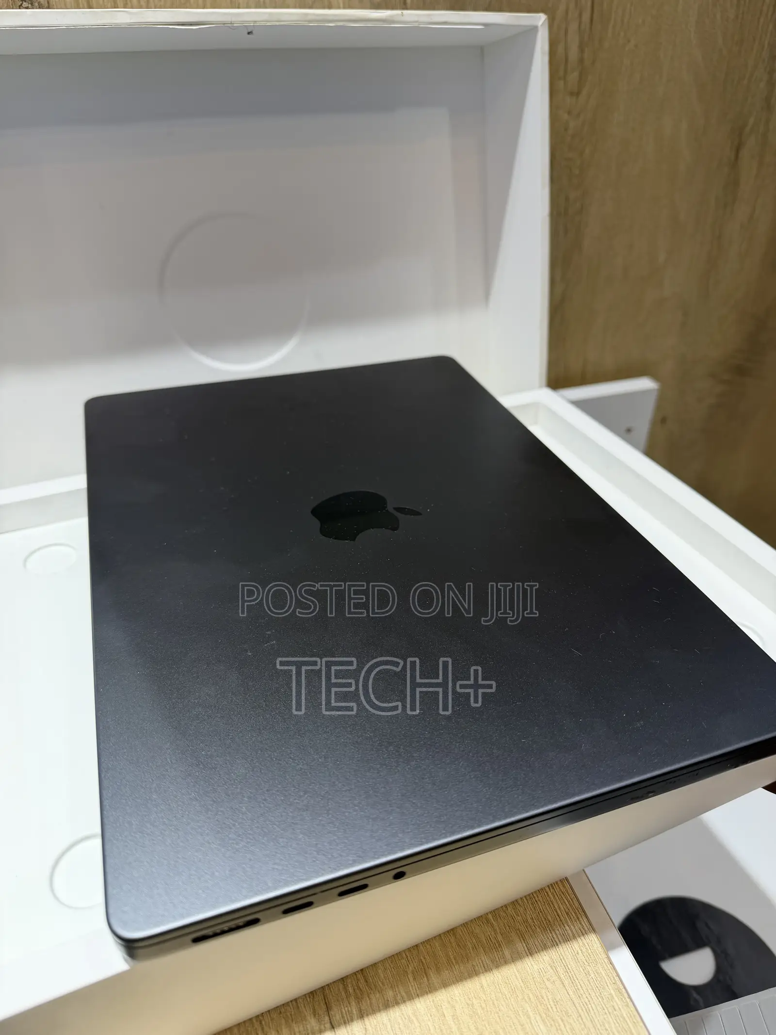 Laptop Apple MacBook Pro 2025 M5 16GB Apple M5 SSD 512GB