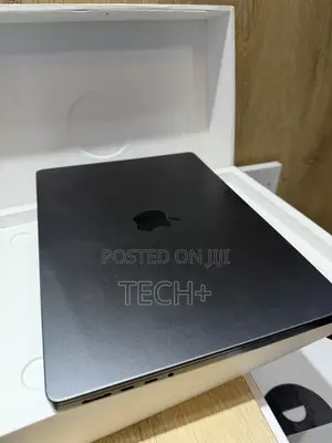Laptop Apple MacBook Pro 2025 M5 16GB Apple M5 SSD 512GB