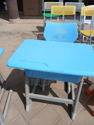 Students Table and Chairs