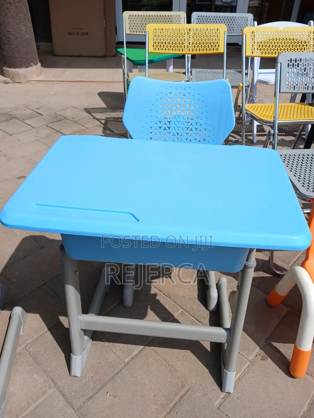 Students Table and Chairs