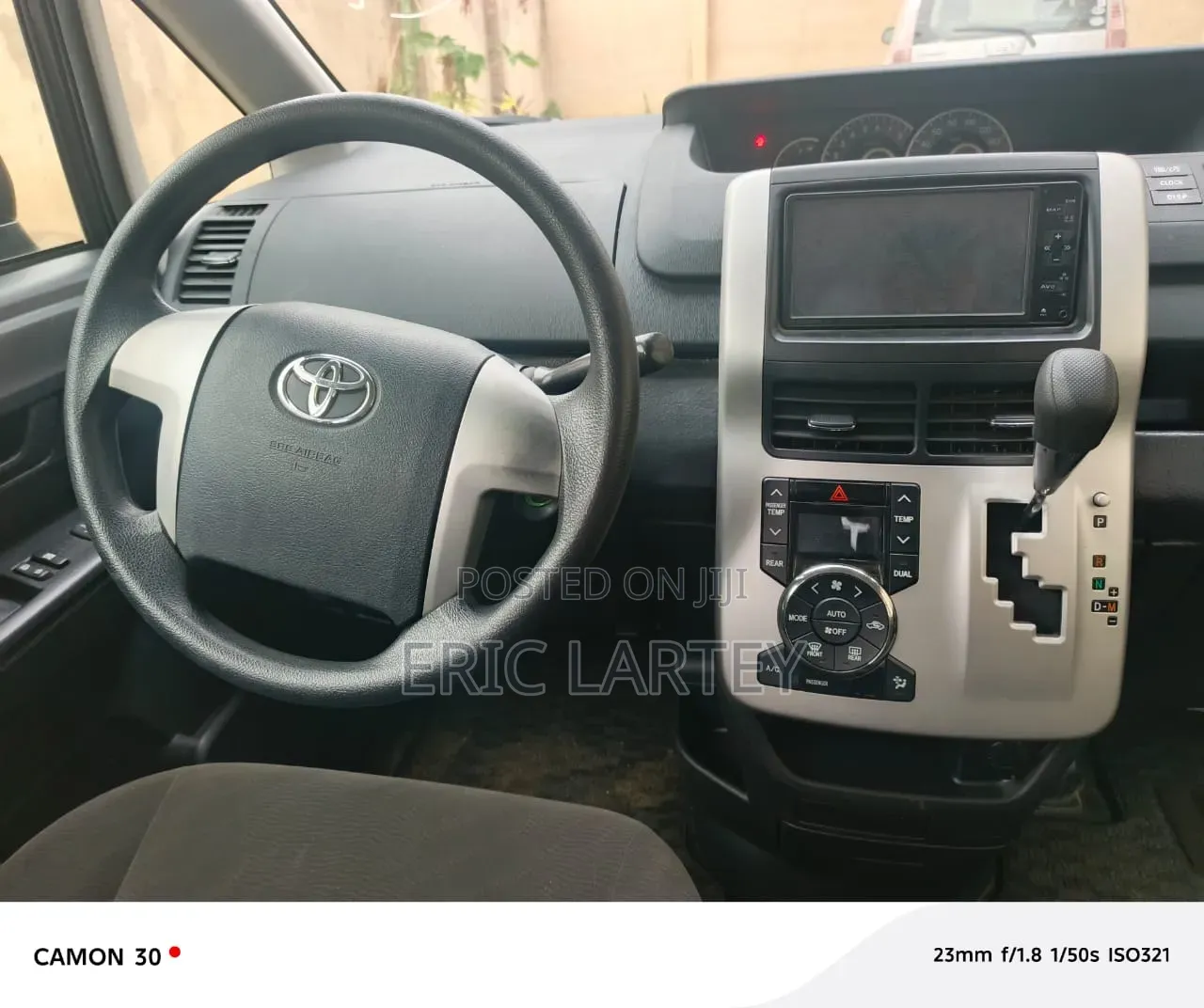 Toyota Voxy 2014 Beige