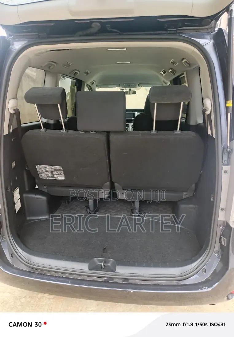 Toyota Voxy 2014 Beige