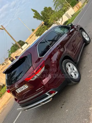Toyota Highlander Limited 4x4 V6 (3.5L 6cyl 8A) 2018 Red