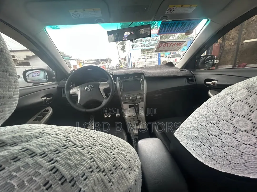 Toyota Corolla Altis 2010 Black