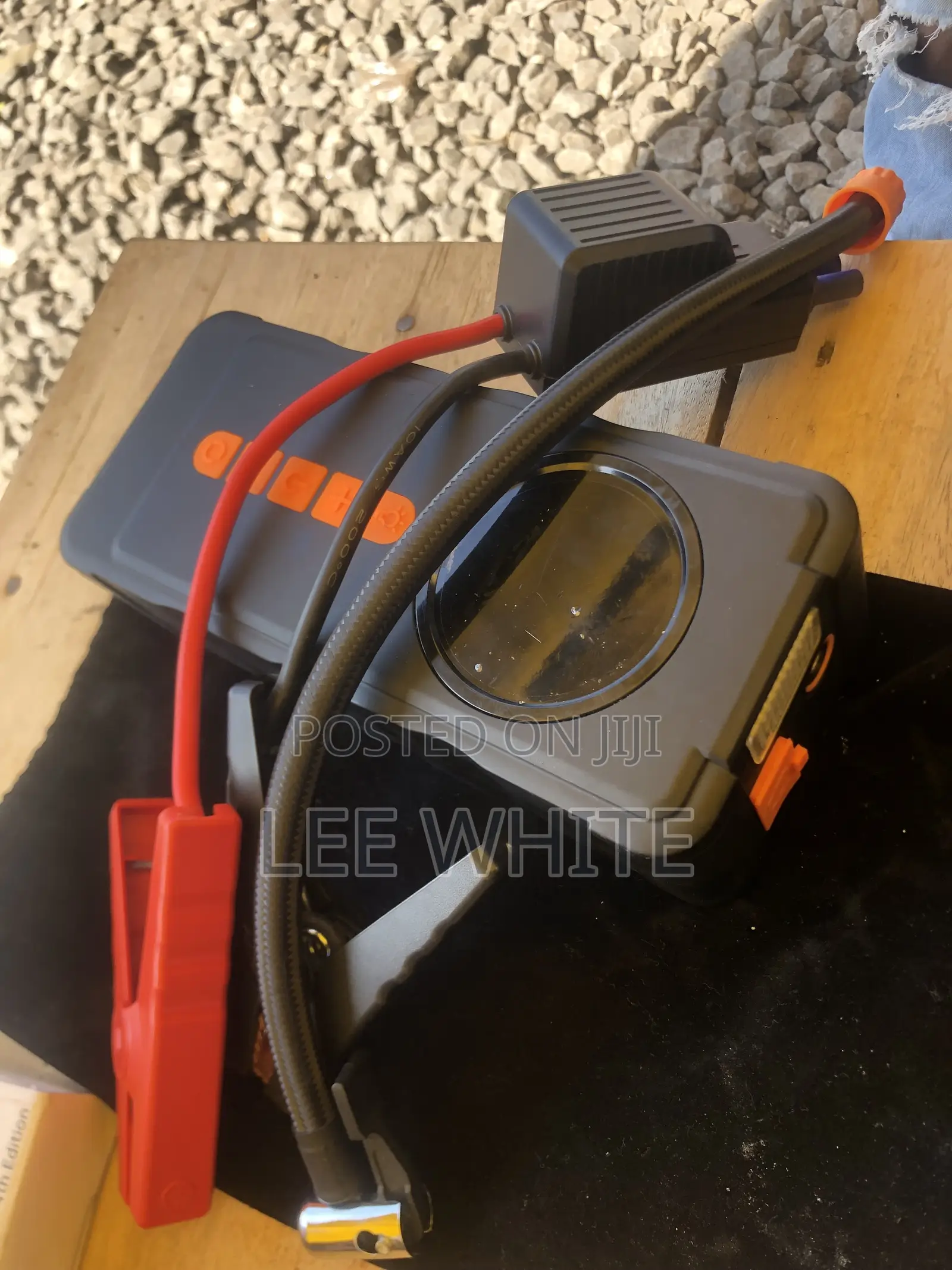 Car Tyre Pump and Car Jumper