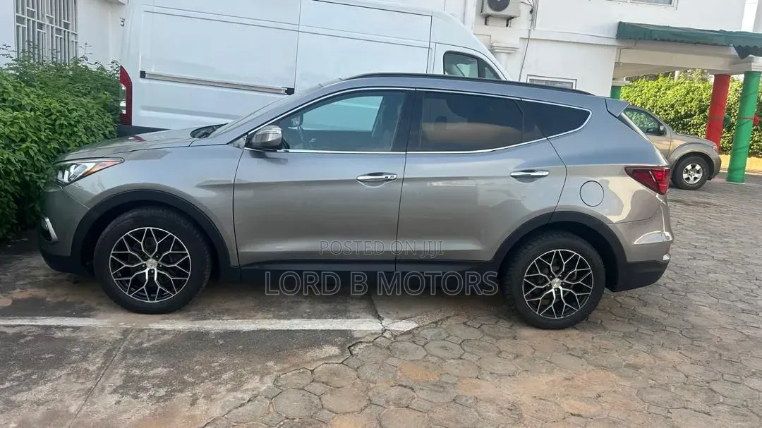Hyundai Santa Fe 2017 Gray