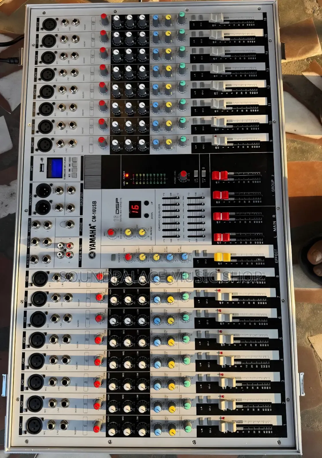Yamaha CM-16USB 16-Channel Mixing Console