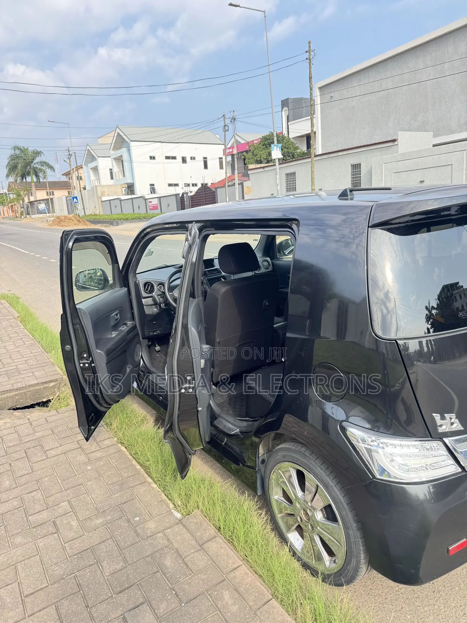 Toyota bB 2015 Black