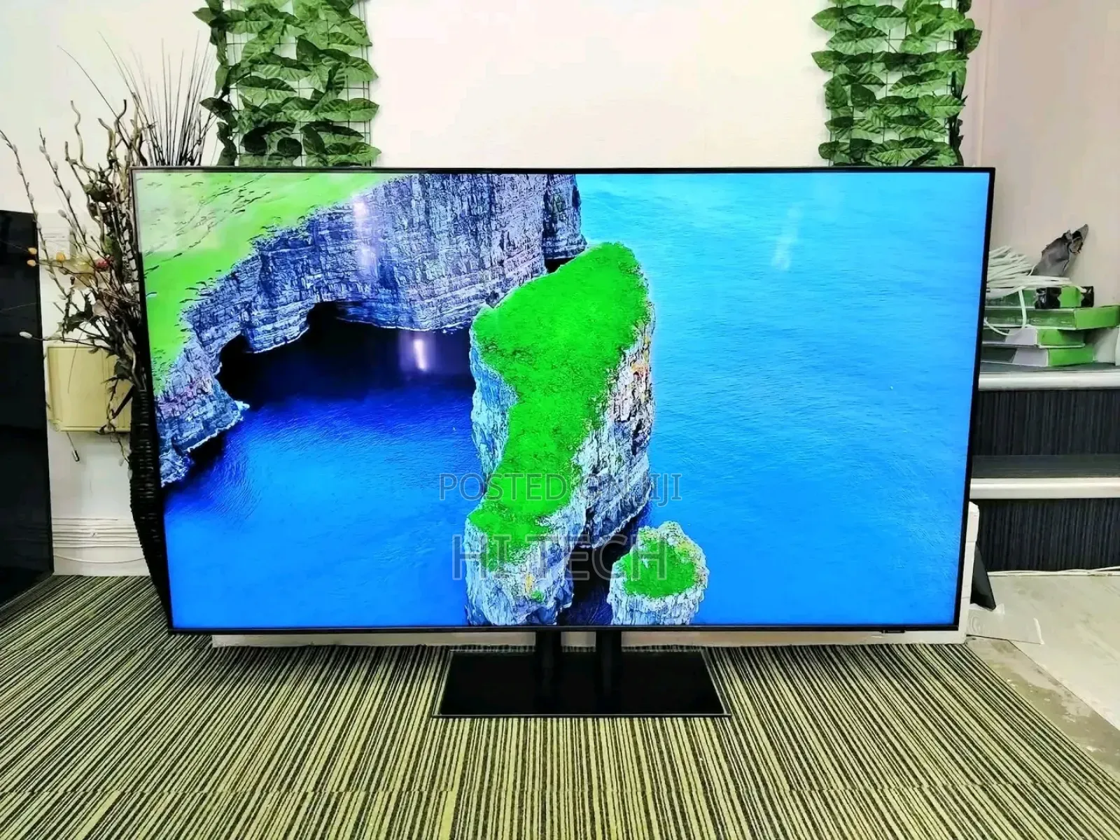 Samsung 65inches Smart TV