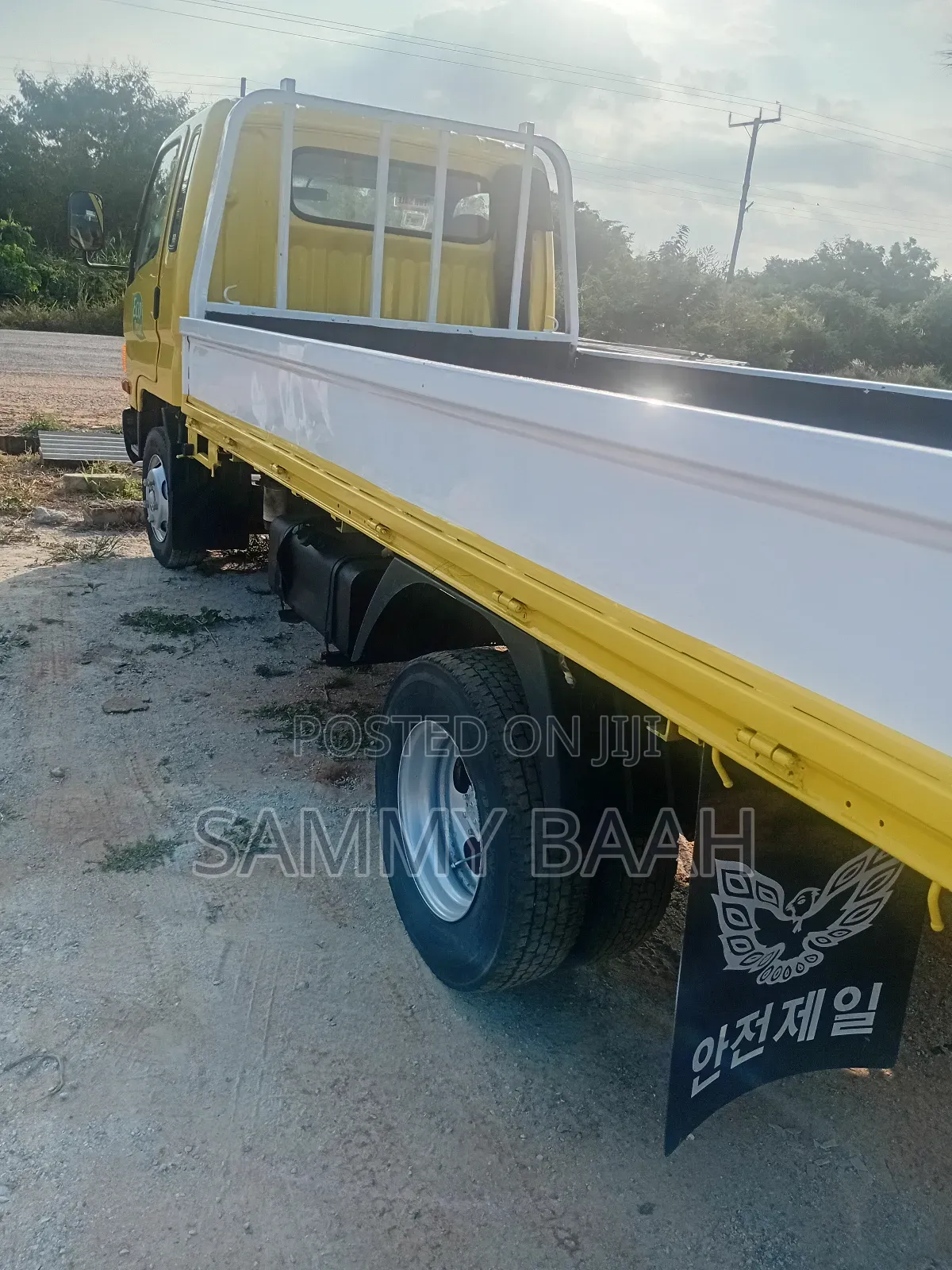 Foreign Used Hyundai Mighty. 2010 Yellow