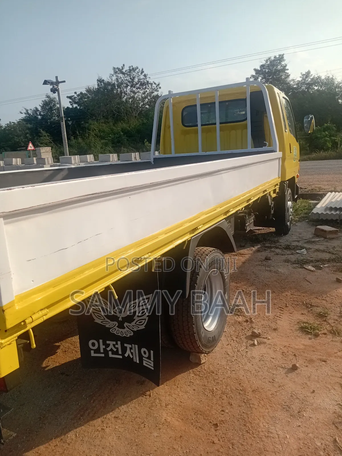 Foreign Used Hyundai Mighty. 2010 Yellow