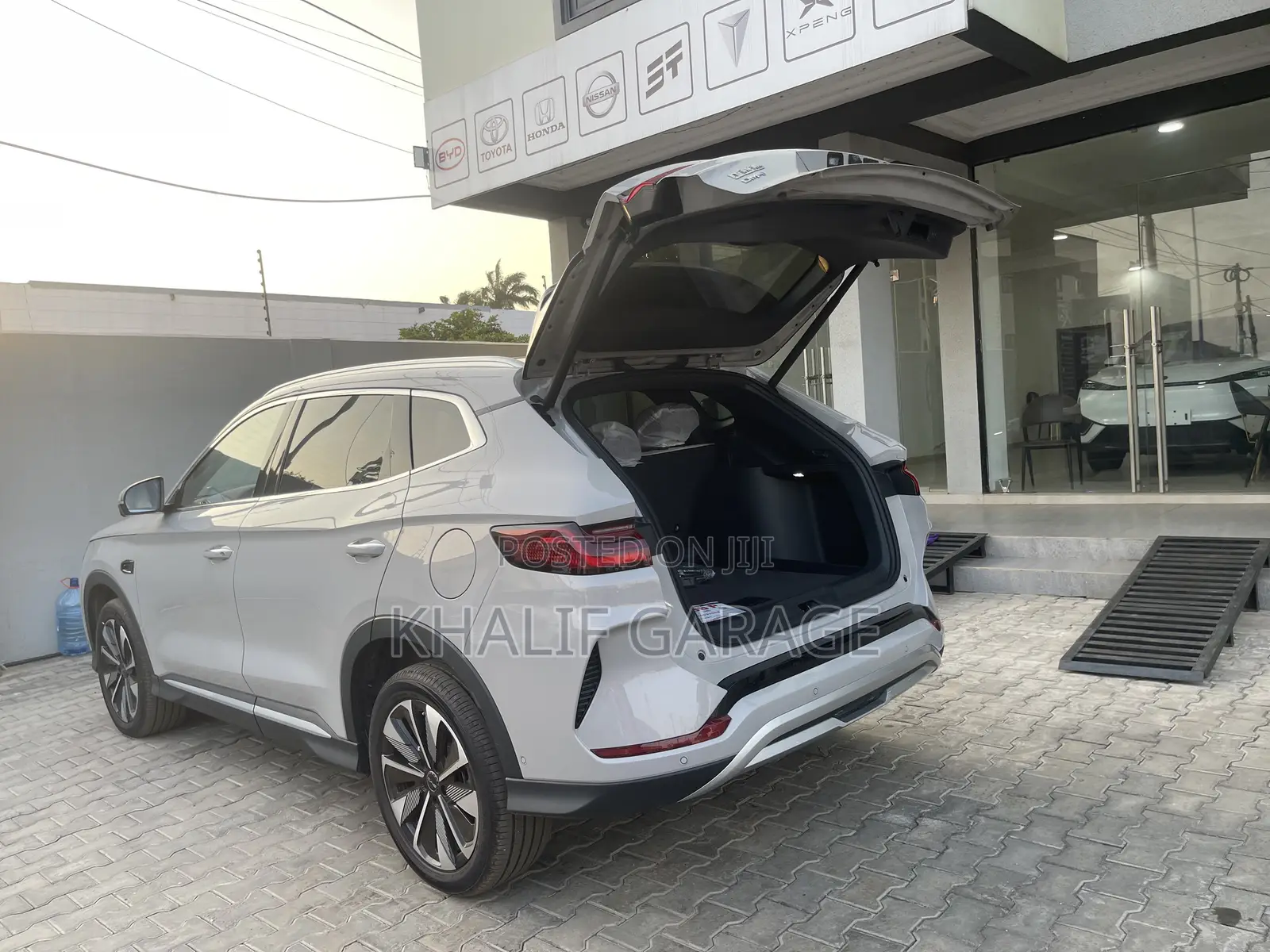New BYD Song Plus DM-i 2025 Off white