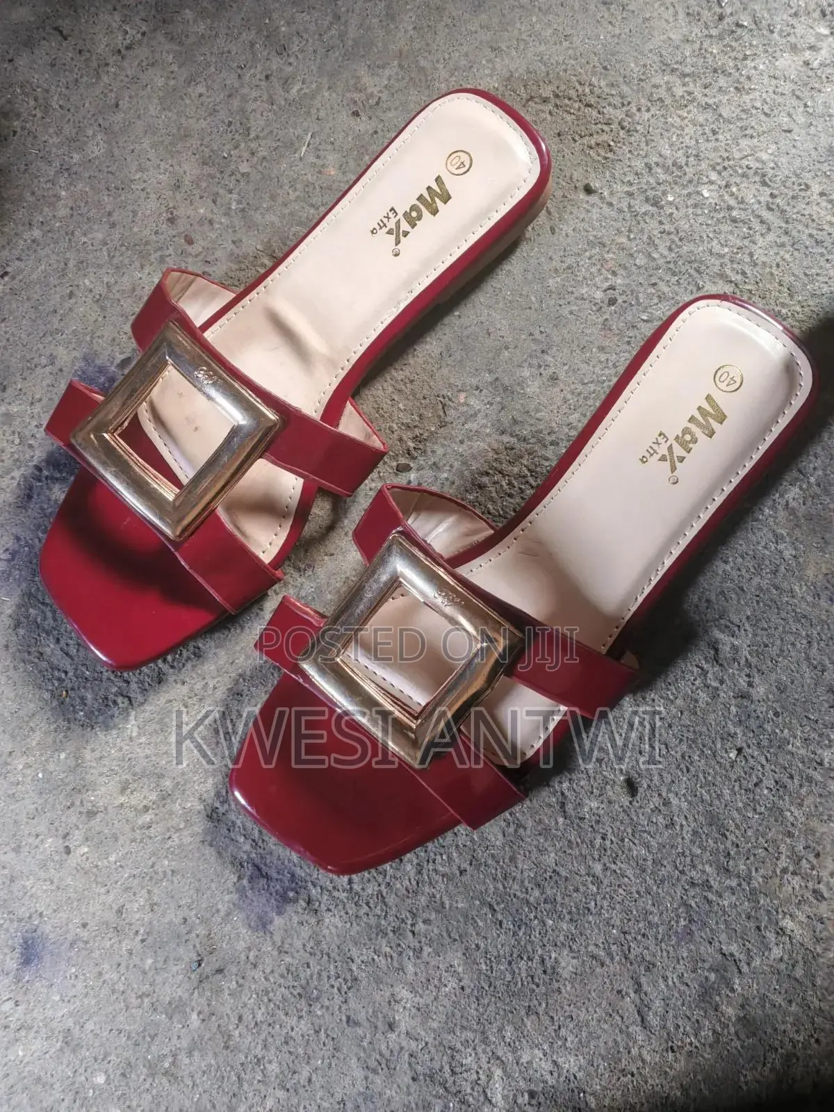 Women’s Red Fashion Sandals With Stylish Buckle