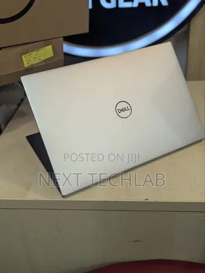 Laptop Dell XPS 15 9500 8GB Intel Core i7 HDD+SSD 256GB