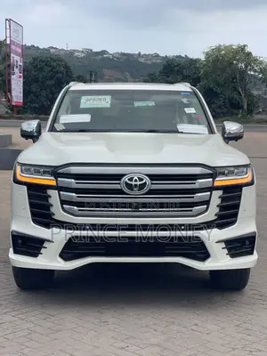 Toyota Land Cruiser 2022 White