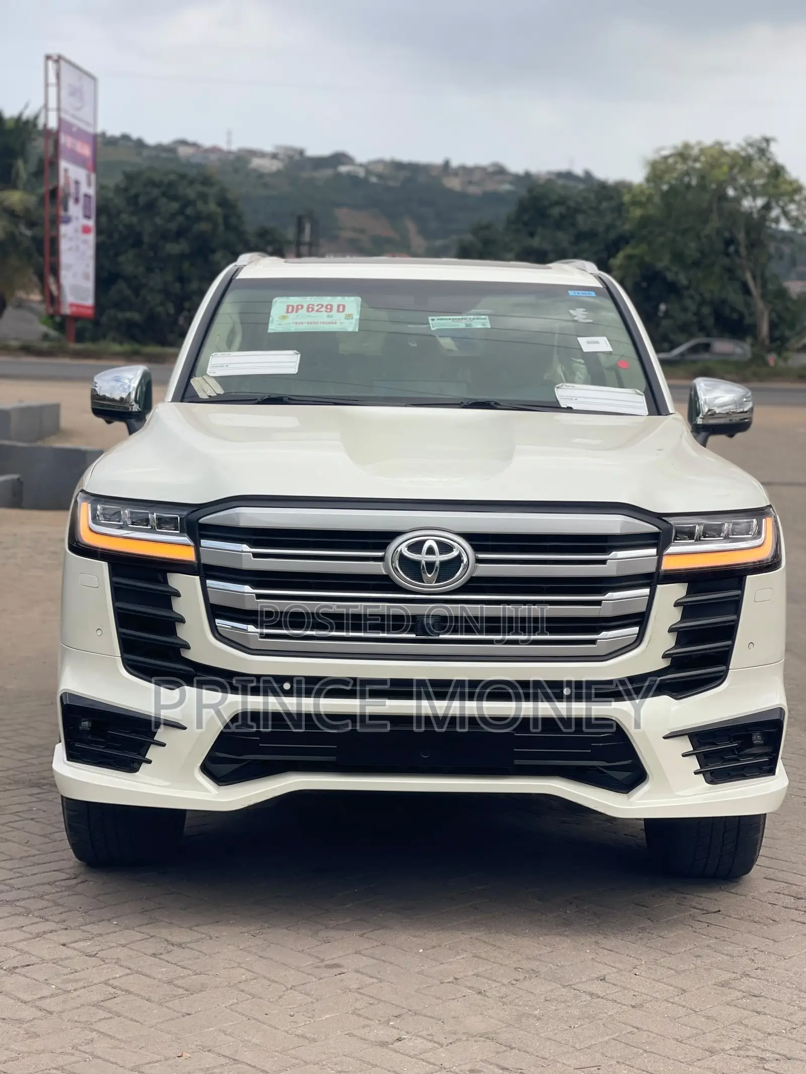 Toyota Land Cruiser 2022 White