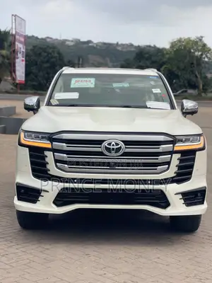 Toyota Land Cruiser 2022 White