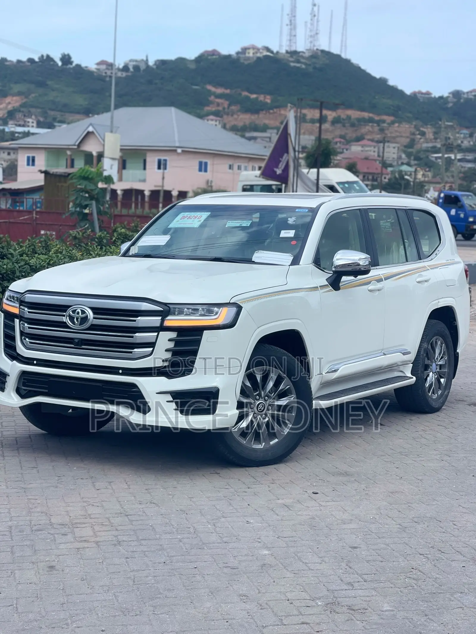 Toyota Land Cruiser 2022 White