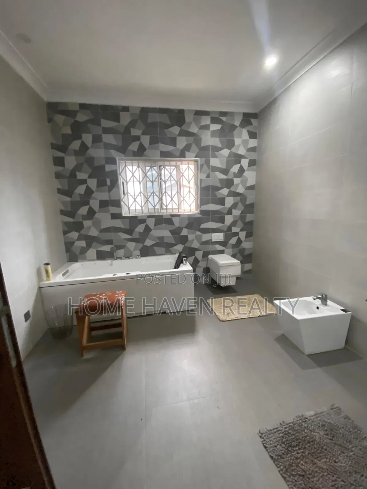 5bdrm House in Spintex Coastal, Coca Cola for rent