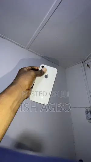 Apple iPhone XR 64 GB White