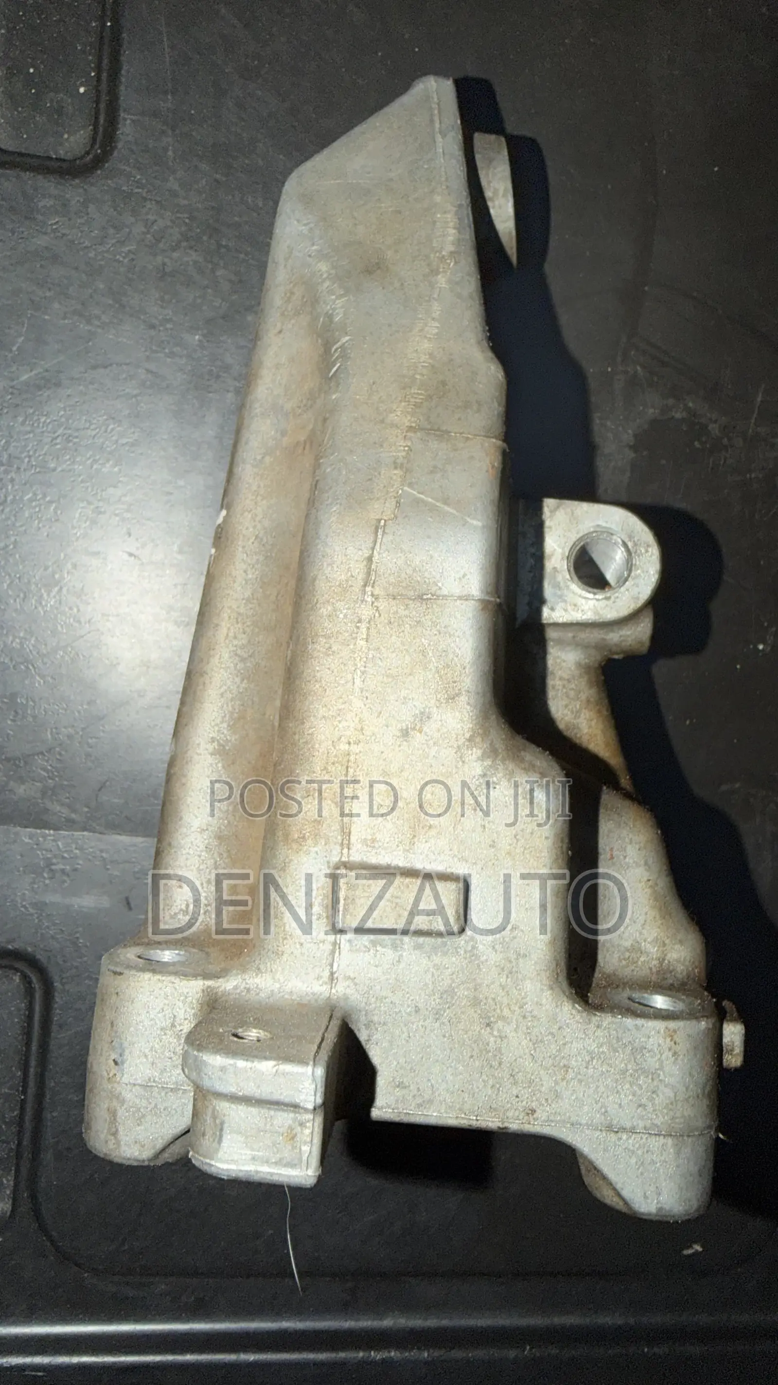 Mercedes W205 Engine Mount Support Bracket Right Holder