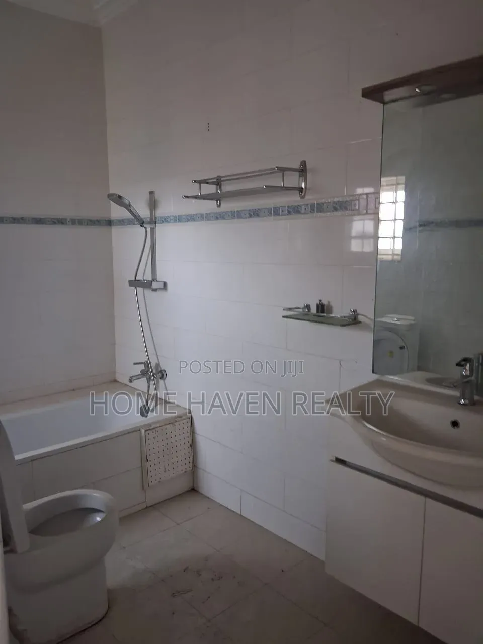 6bdrm House in Spintex Comm 17, Baatsona Total for rent