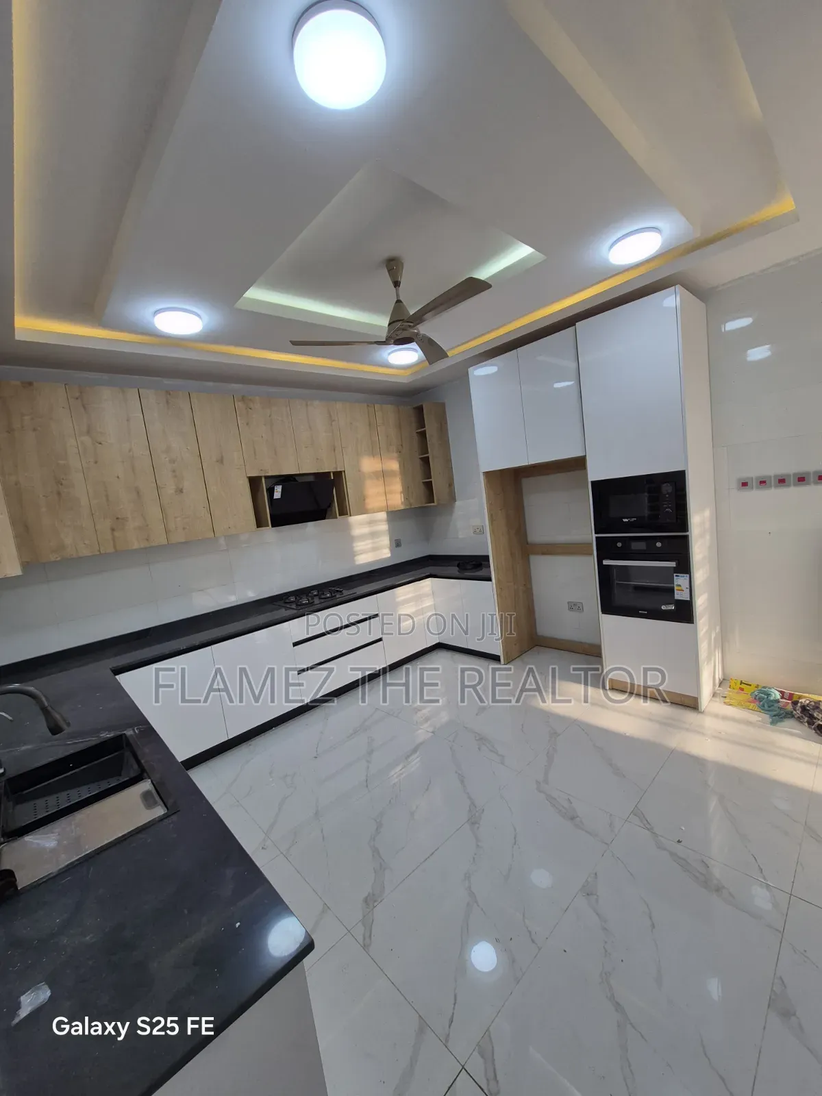 3bdrm Duplex in Koans Estate Area, Amasaman for sale
